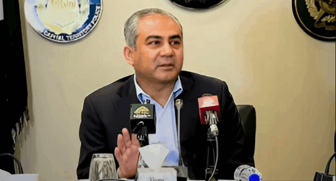 محسن نقوي: افغان کډوالو سره به نور هېڅ نرم چلند ونهشي