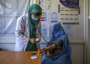 م.م: افغانستان کې څه باندې یو میلیون مېرمنې له روغتیايي خدماتو برخمنې شوې