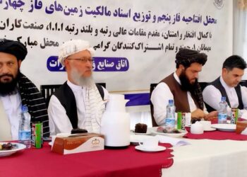 حنفي: خلک او سوداګر دې راستنېدونکو سره مرسته وکړي