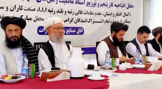 حنفي: خلک او سوداګر دې راستنېدونکو سره مرسته وکړي