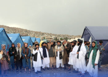 د کابل والي: پانګه وال دې د راستنېدونکو کډوالو لاسنیوی وکړي