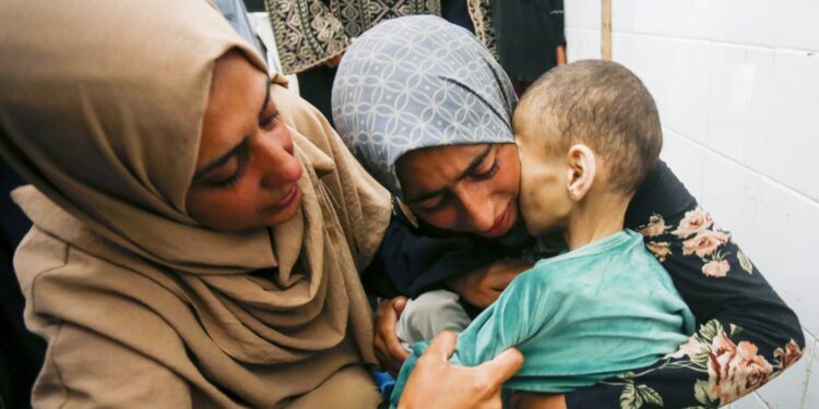 بشري سازمانونه: د غزې خلک سختې لوږې د مرګ له ګواښ سره مخ کړي