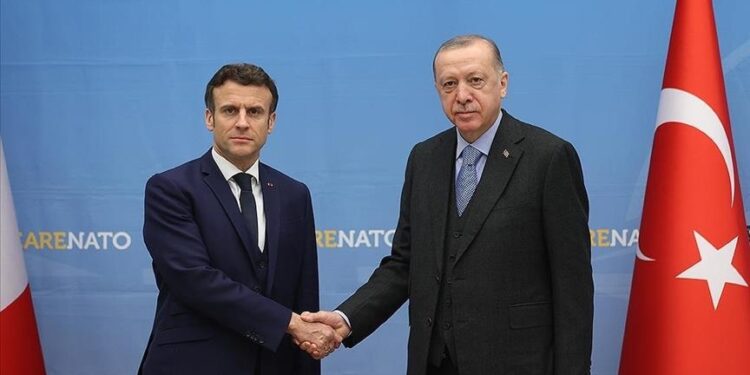 د فرانسې ولسمشر؛ له اردوغان سره د غزې پر امینتي وضعیت خبرې کړې