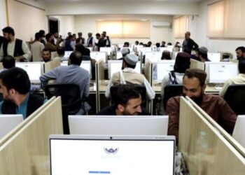 په یوشمېر وزارتونو کې نږدې ۱۰۰۰ اداري پروسې ساده شوي