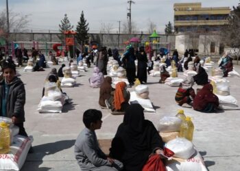 اوچا: تېرکال څه باندې ۲۲ میلیونه افغانان له بشري مرستو برخمن شوي