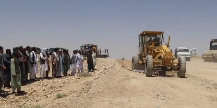 سمنګان کې د ۱۱ پراختیایي او رغنیزو پروژو چارې پیل شوې