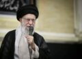 خامنه یي: له امریکا سره د اټومي پروګرام په اړه روان وضعیت نه حل کېدونکې دی