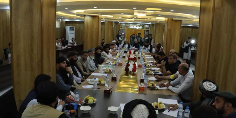 بلخ کې افغان او ازبک سوداګرو ګډه ناسته کړې ده