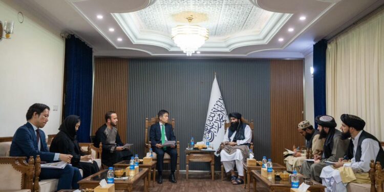 د کورنیو چارو وزیر کابل کې د جاپان له سفیر سره کتلي