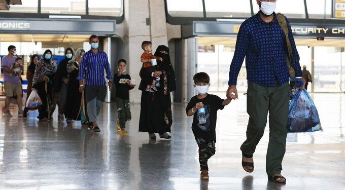المان د افغان پناه غوښتونکو د لېږد پروګرام بېرته پیل کړ