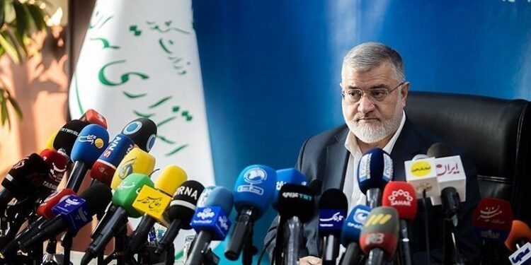 د تهران والي: څه باندې یو میلیون ناقانونه افغان کډوال اېستل شوي