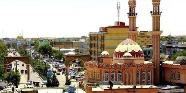 غزني کې ۹۸ بېلابېلې پراختیایي پروژې ګټې اخیستنې ته سپارل شوې