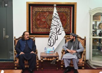 افغان او پاکستاني لوري د دوه اړخیزو اړیکو پر پياوړتیا خبرې کړې