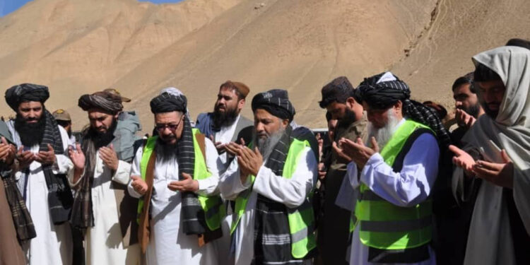 بامیانو کې راستنېدونکو کډوالو ته ښارګوټی جوړیږي