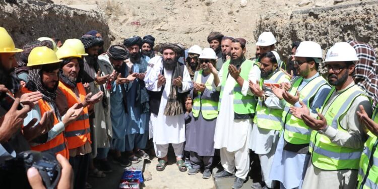 میدانوردګو کې د ۲۴ کیلومتره سړک د رغولو چارې پیل شوې