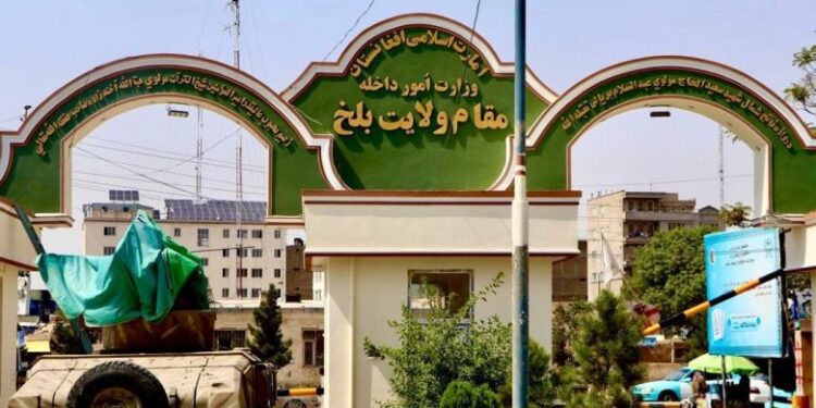 د بلخ والي د ایران سفیر سره د اقتصادي همکاریو پر پراختیا خبرې کړې
