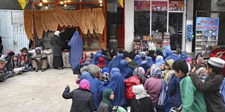 ډبلیو ایف پي: افغانستان کې د لوږې وضعیت مخ په خرابېدو دی