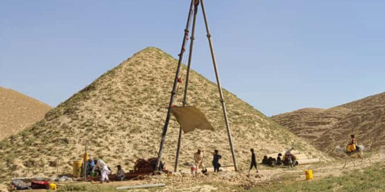 سرپل کې د اوبو رسولو ۱۲ شبکې جوړېږي
