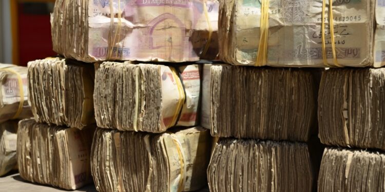 د افغانستان بانک؛ تېرو ۴ کلونو کې ۱۵ میلیارده زړې افغانۍ سوځول شوې