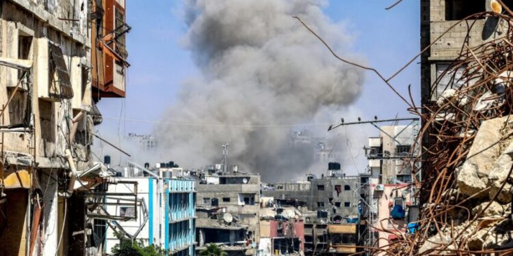 غزه کې د اسراییلو د بریدونو له امله ۷۳ فلسطینیان شهیدان شوي