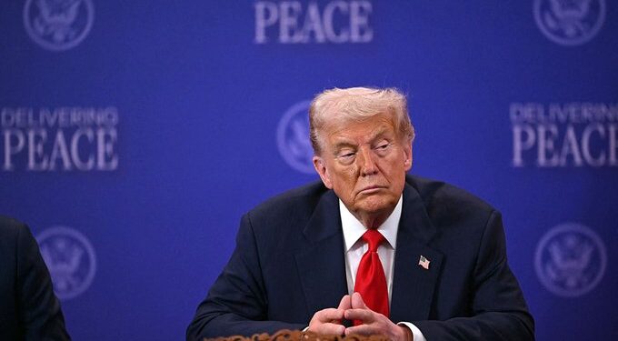 ټرمپ: د افغانستان او پاکستان ترمنځ کړکېچ به ژر حل شي