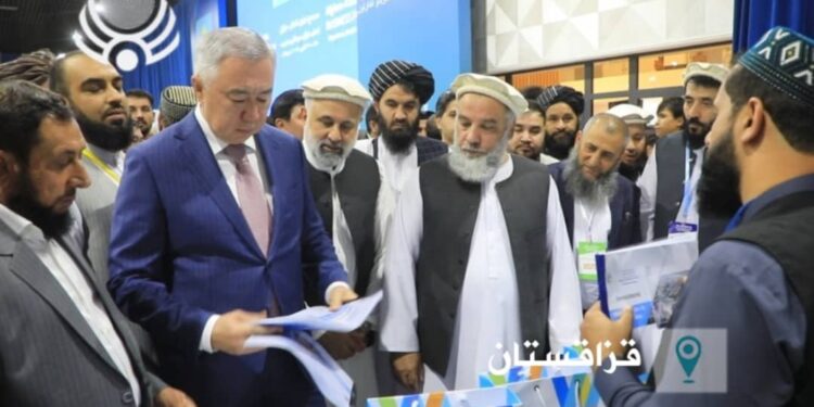 قزاقستان کې د افغانستان د محصولاتو او تولیداتو نندارتون پرانیستل شوی