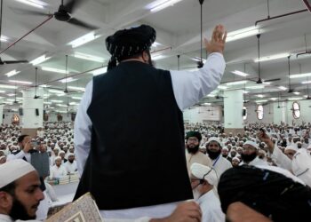امیرخان متقي هند ته له اووه ورځني سفر وروسته هېواد ته راستون شو