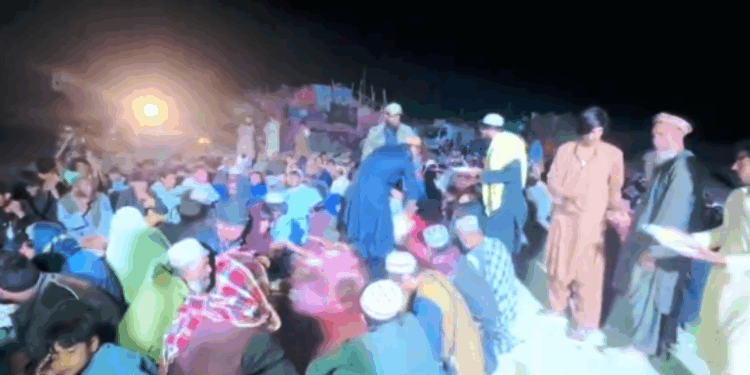 چمن کې بند پاتې افغان کډوال له سختو ستونزو شکایت لري