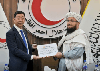 د چین سره صلیب؛ د هیواد په شمال کې زلزله ځپلو سره ۱۰۰ زره ډالر مرسته کړې