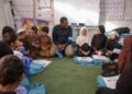 بلخ کې د یونیسف استازي له زلزلهځپلو ماشومانو سره مرسته کړې