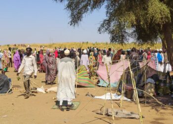 سوډان کې د جګړو له امله سلګونه ملکي وګړي وژل شوي