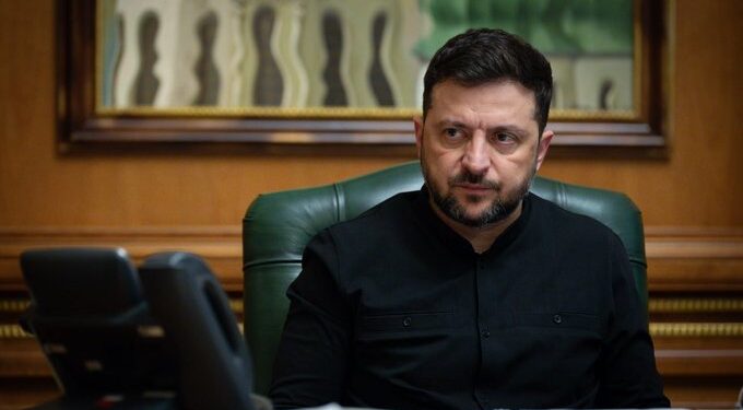 زېلېنسکي: د سولې خبرې دې د اروپايي متحدینو په حضور کې وشي