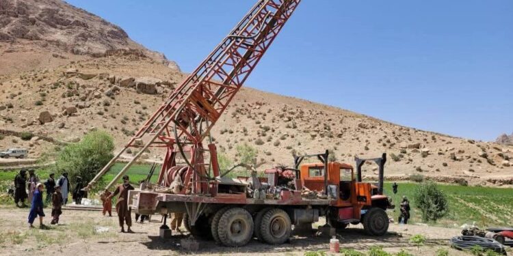 غور ولایت کې د پاکو اوبو رسولو ۲۸ شبکې جوړیږي