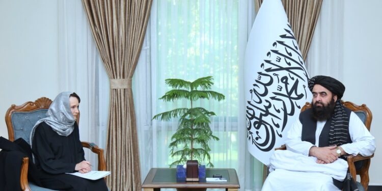 د یوناما سرپرستې د بهرنیو چارو له وزیر سره کتلي دي