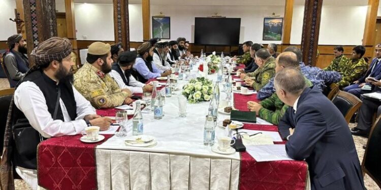 د بدخشان د والي په مشرۍ افغان پلاوي تاجیکستان ته سفر کړی دی