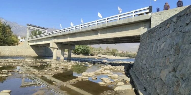 لغمان کې یو لوی پل جوړ او ګټې اخیستنې ته وسپارل شو