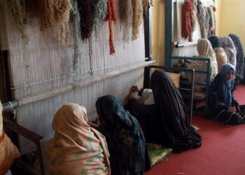 ملګري ملتونه : افغانستان ۹۰ سلنه غالۍ اوبدونکې ښځې دي