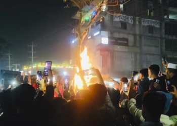 بنګله دېش کې لاریونونه په تاوتریخوالي اوښتي