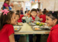 ډبلیو ایف پي او سټاربکس د ښوونځیو د خوړو برابرولو لپاره ګډ کمپاین پیل کړی
