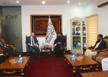 پاکستان کې د افغانستان او روسیې سفیرانو پر دوه اړخیزو اړیکو خبرې کړې دي