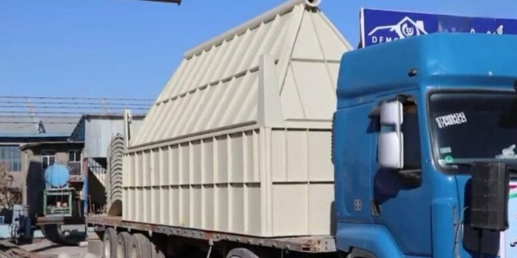 له هرات څخه تاجکستان ته صنعتي ماشینونه صادر شول