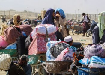 یو این ډي پي: روان کال څه باندې ۲.۳ میلیونه افغان کډوال راستانه شوي