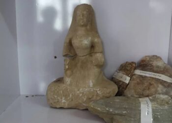 کاپيسا کې دوه زره کلنه ډبرینه مجسمه موندل شوې