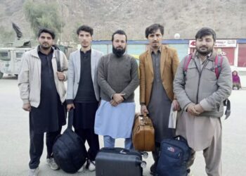 افغانستا‌ن کې؛ بند پاتې پاکستاني محصلانو ته پر تورخم د اوښتو اجازه ورکړل شوې