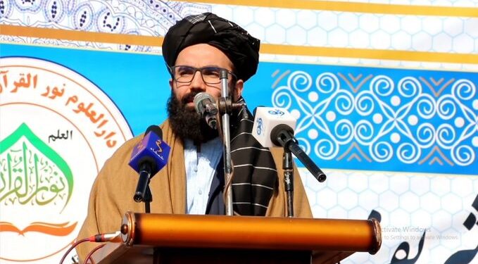 حقاني: تواضع او د خلکو خدمت د علماوو مسوولیت دی