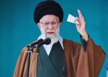 خامنه يي د لاریونونو پر وړاندې د سخت غبرګون خبرداری ورکړ