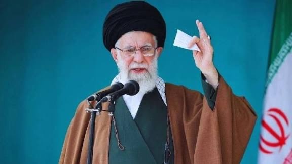خامنه يي د لاریونونو پر وړاندې د سخت غبرګون خبرداری ورکړ