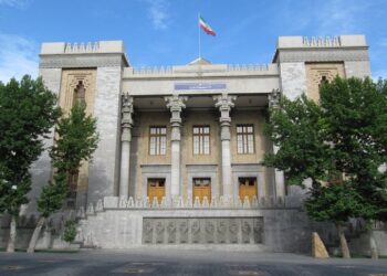 ایران په تهران کې د برېتانیا سفیر احضار کړی