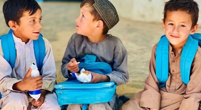 ډبلیو ایف پي: په ښوونځيو کې د خوړو پروګرامونه ډېرو ماشومانو ته ژغورونکي دي