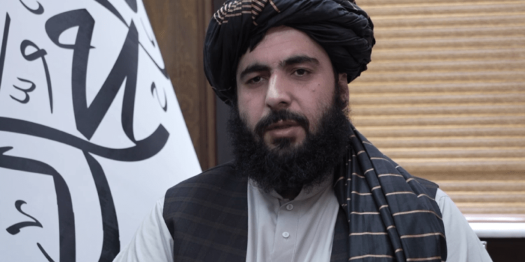 فطرت: پاکستان دې د افغان کډوالو له ځورولو لاس واخلي